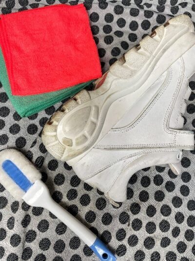 Basket blanche et Brosse sneakers Eléphant Maison