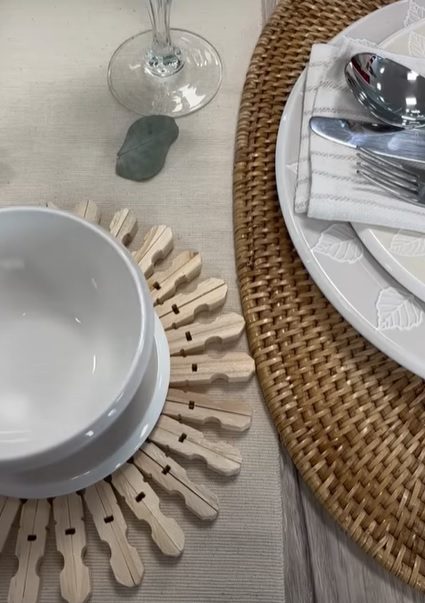 Dessous de table DIY en pinces à linge