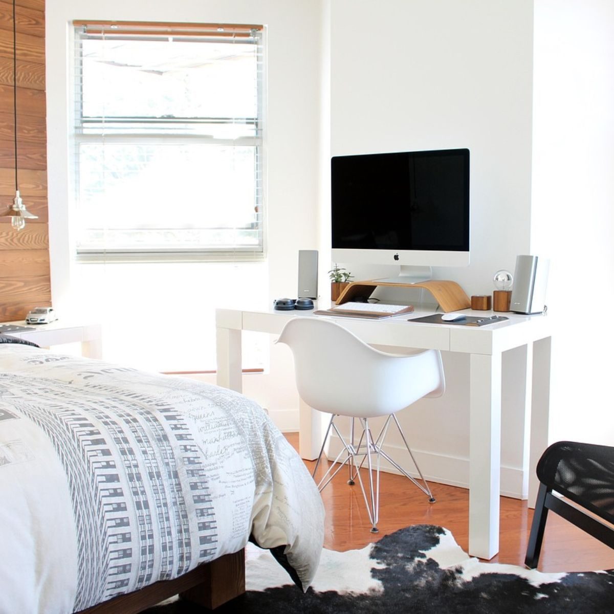 Intérieur d'une chambre avec une ambiance cosy