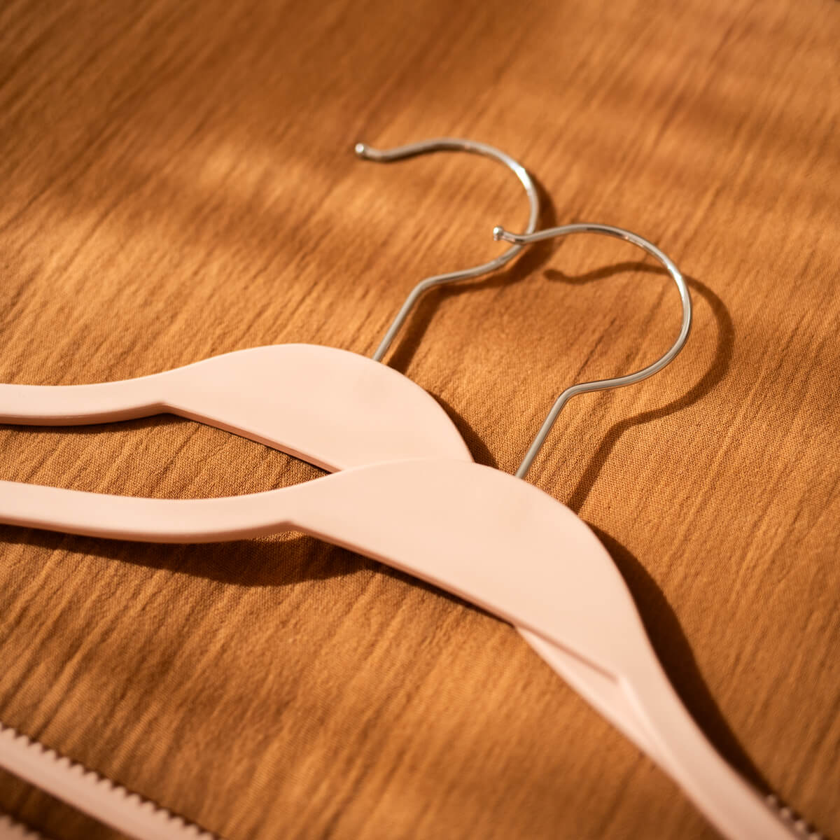 Cintre plastique soft touch x4