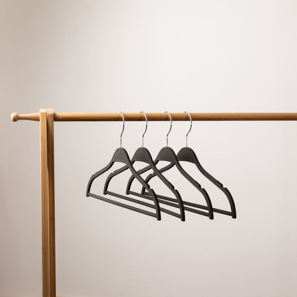 Cintre plastique soft touch x4